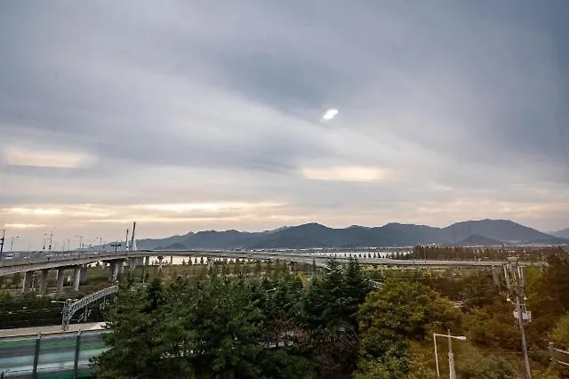 Denbasta Hotel Busan Motel