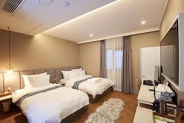 Denbasta Hotel Busan Motel