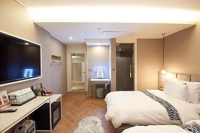 Denbasta Hotel Busan Motel