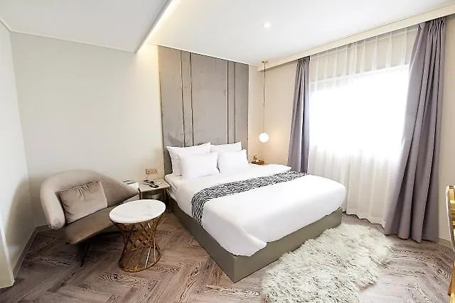 Denbasta Hotel Busan Motel