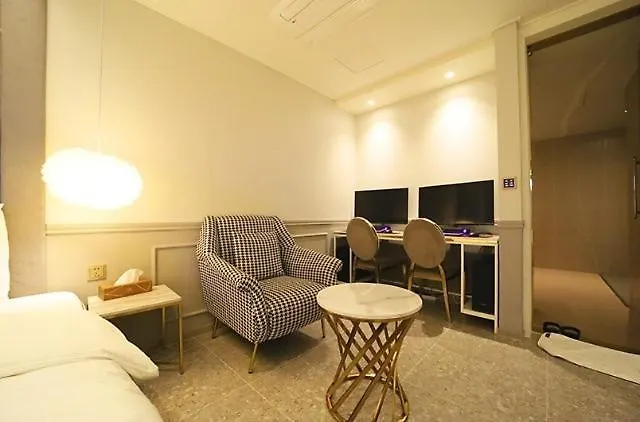 Denbasta Hotel Busan 0*,  South Korea