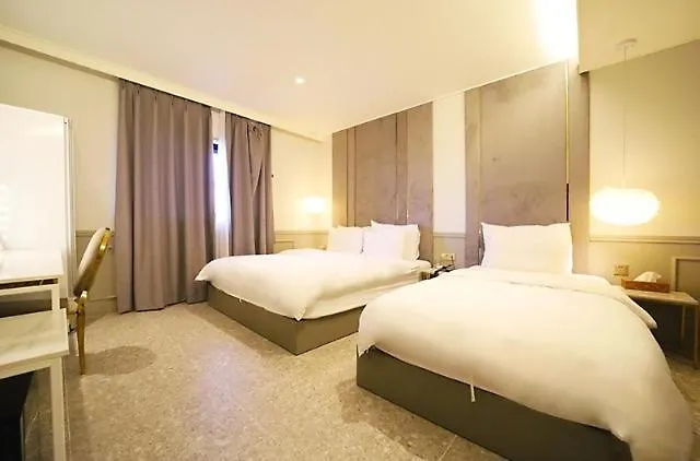 Denbasta Hotel Busan Motel