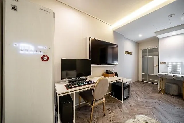 Denbasta Hotel Busan Motel
